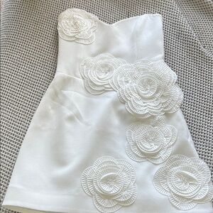 Elegant WhiteDress with Floral Appliqué
